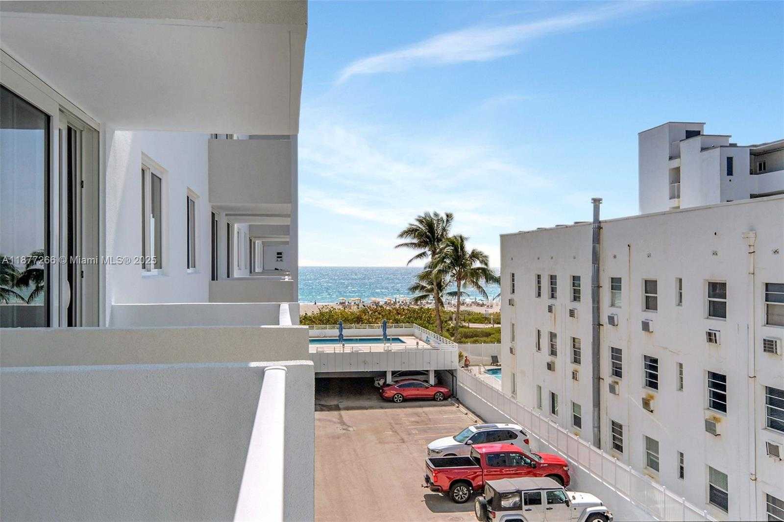 Small Image of 345 OCEAN DR #407, Miami Beach Number 2