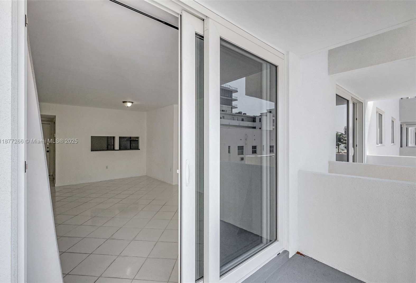Small Image of 345 OCEAN DR #407, Miami Beach Number 22
