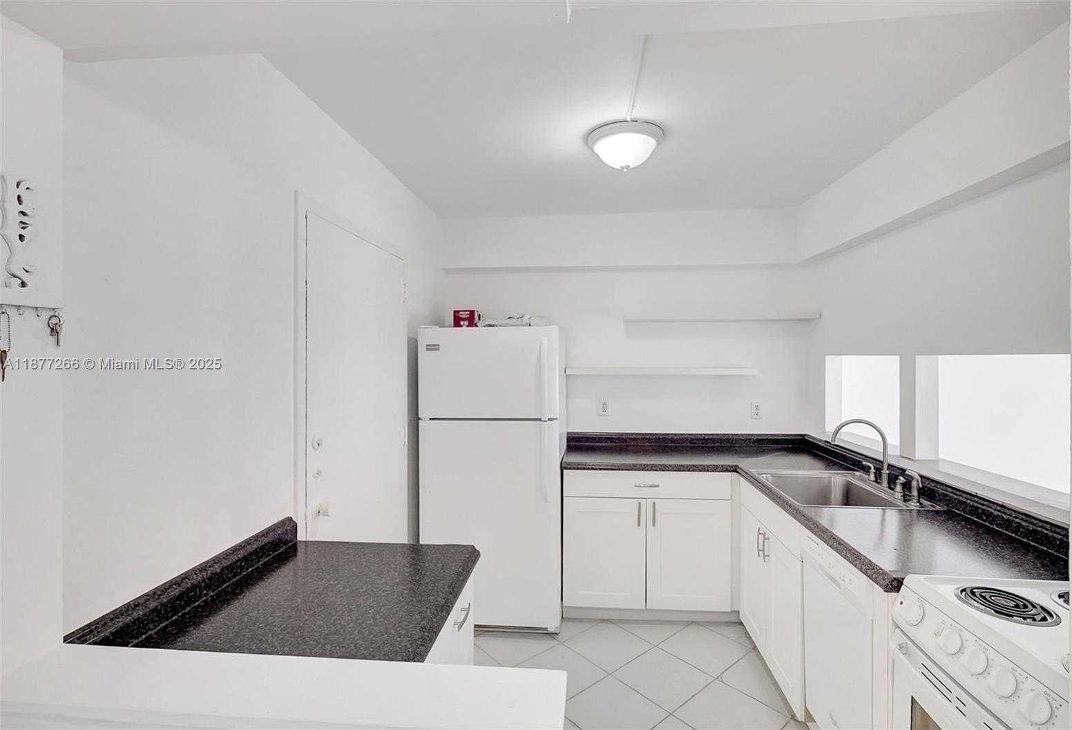 Small Image of 345 OCEAN DR #407, Miami Beach Number 6