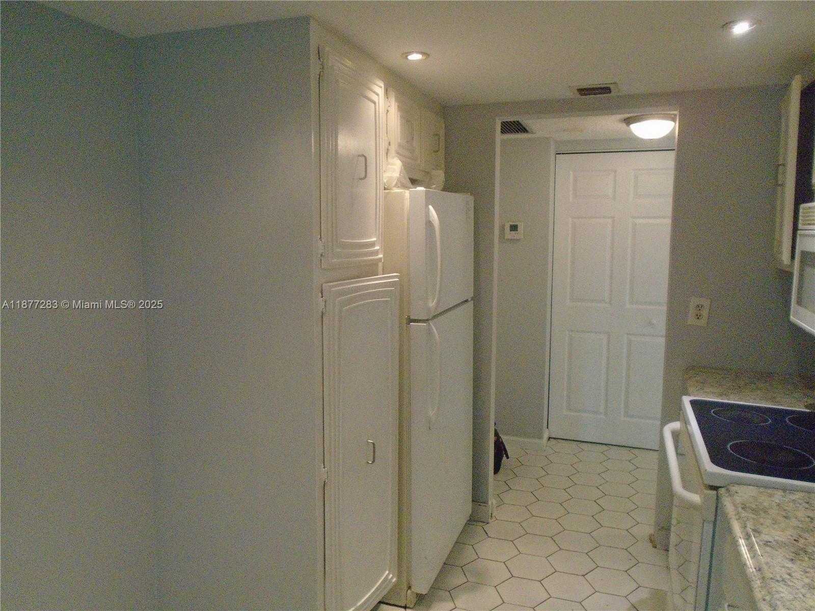 Small Image of 7051 ENVIRON BL #136, Lauderhill Number 23