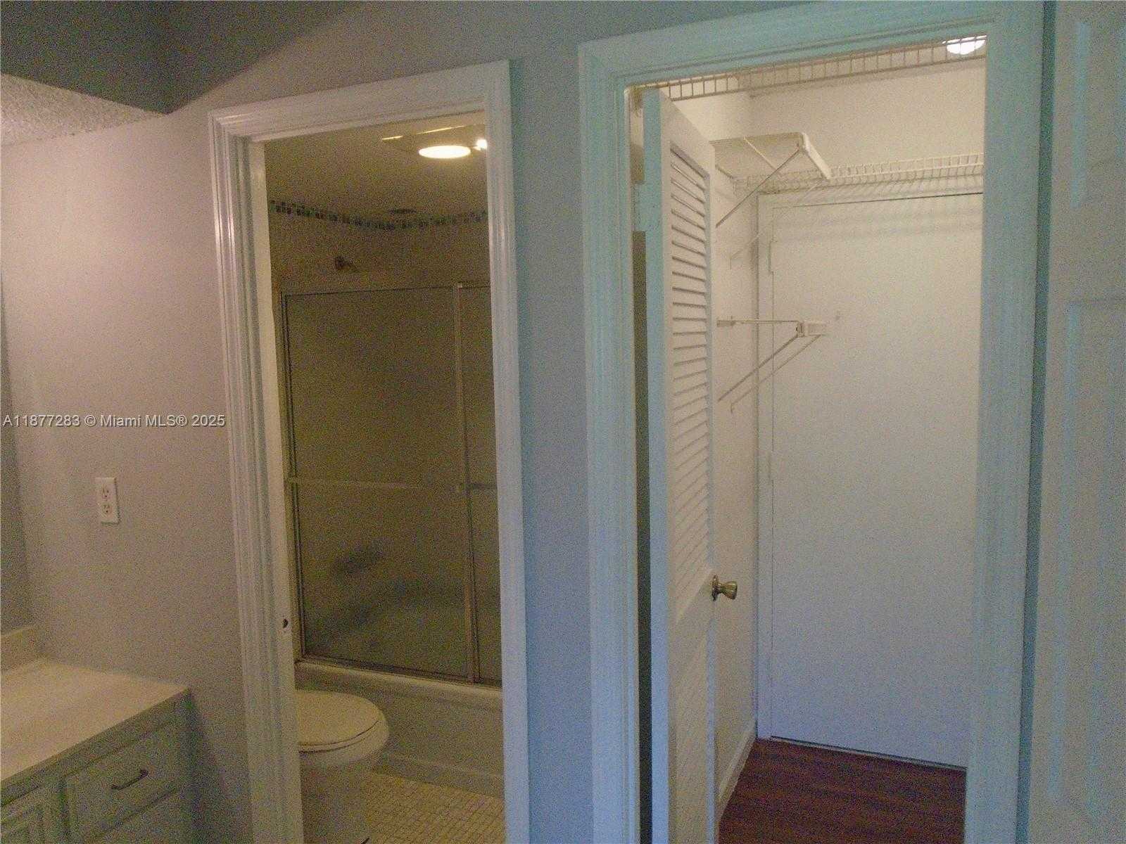 Small Image of 7051 ENVIRON BL #136, Lauderhill Number 9