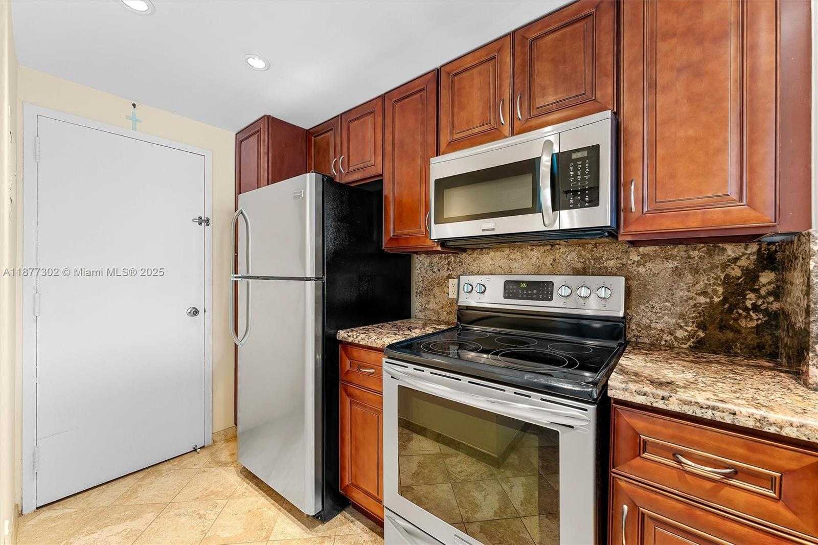 Small Image of 1965 SOUTH OCEAN DR #3L, Hallandale Beach Number 6