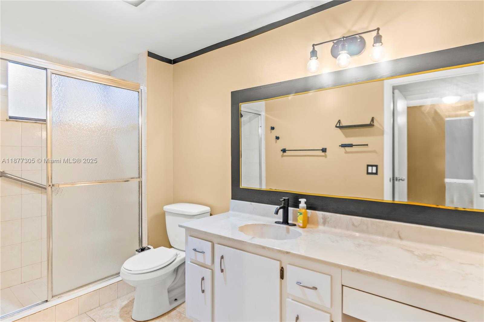 Small Image of 481 IVES DAIRY RD #303-4, Miami Number 19