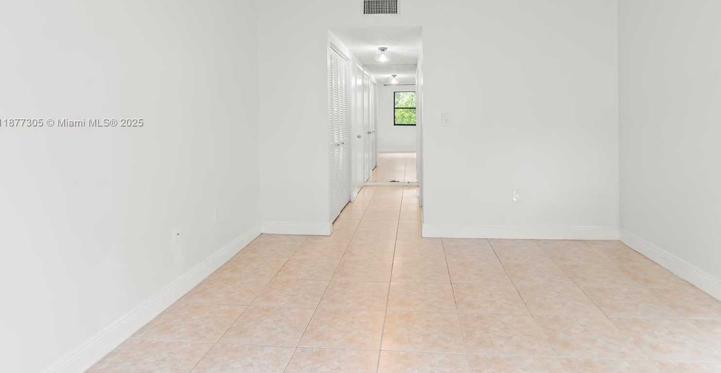 Small Image of 481 IVES DAIRY RD #303-4, Miami Number 23
