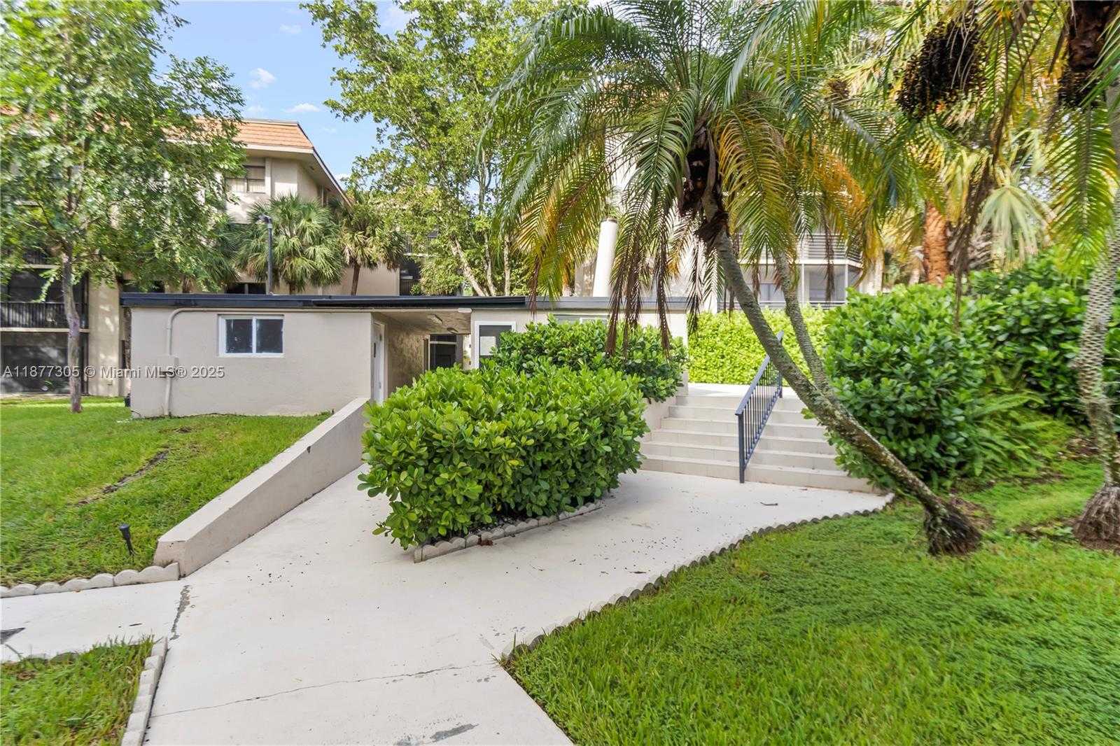 Small Image of 481 IVES DAIRY RD #303-4, Miami Number 26