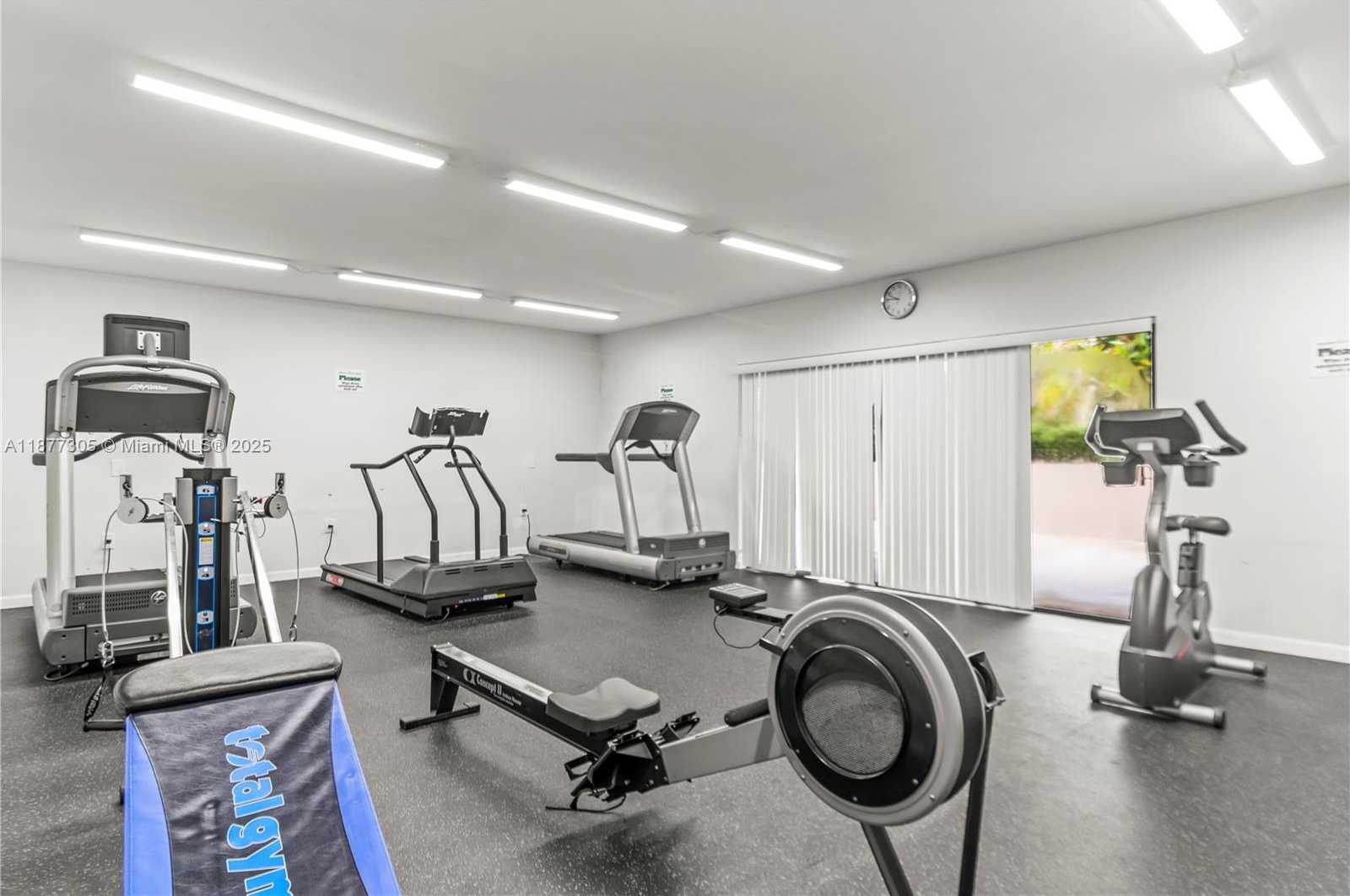 Small Image of 481 IVES DAIRY RD #303-4, Miami Number 30
