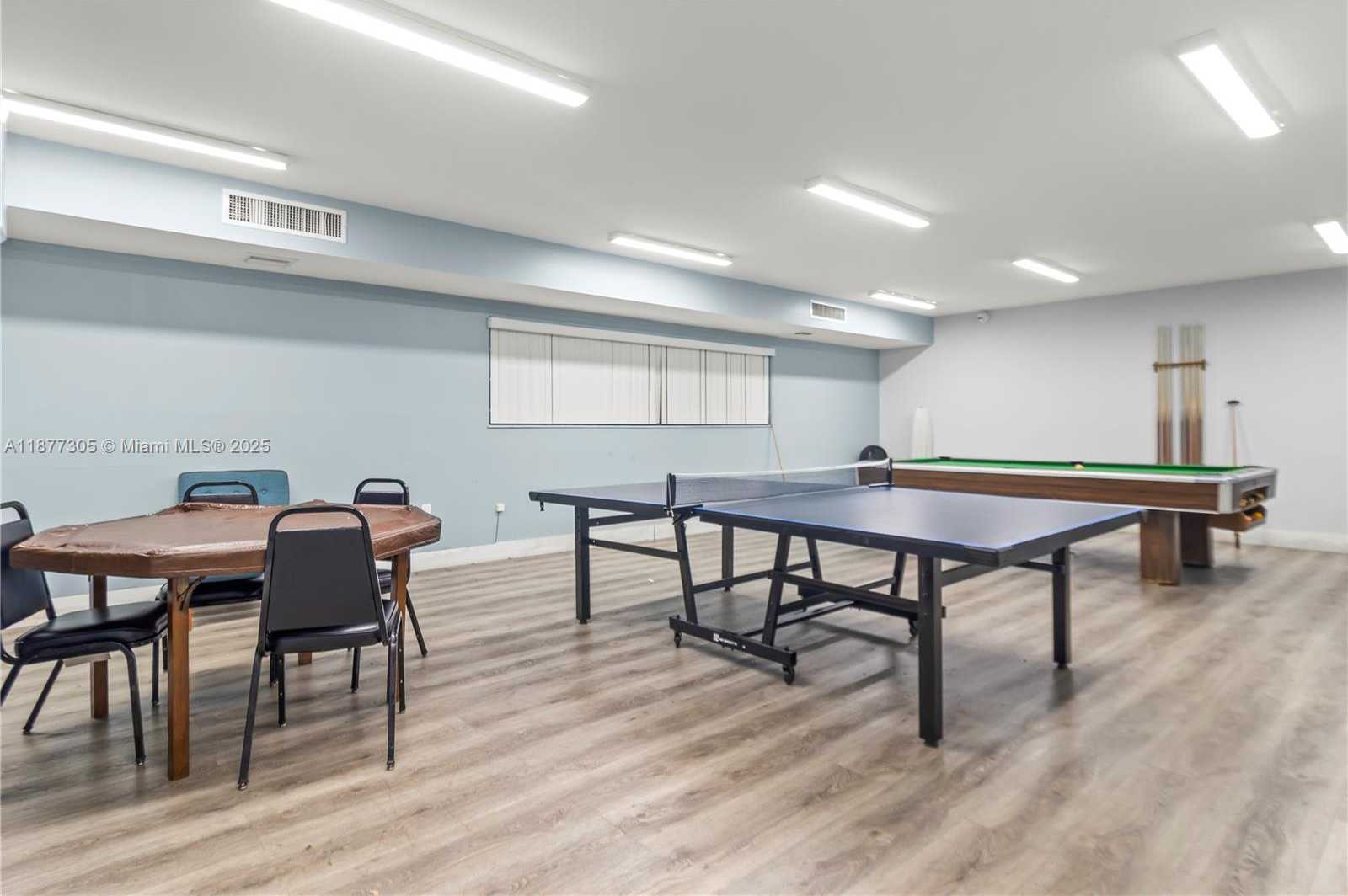 Small Image of 481 IVES DAIRY RD #303-4, Miami Number 32
