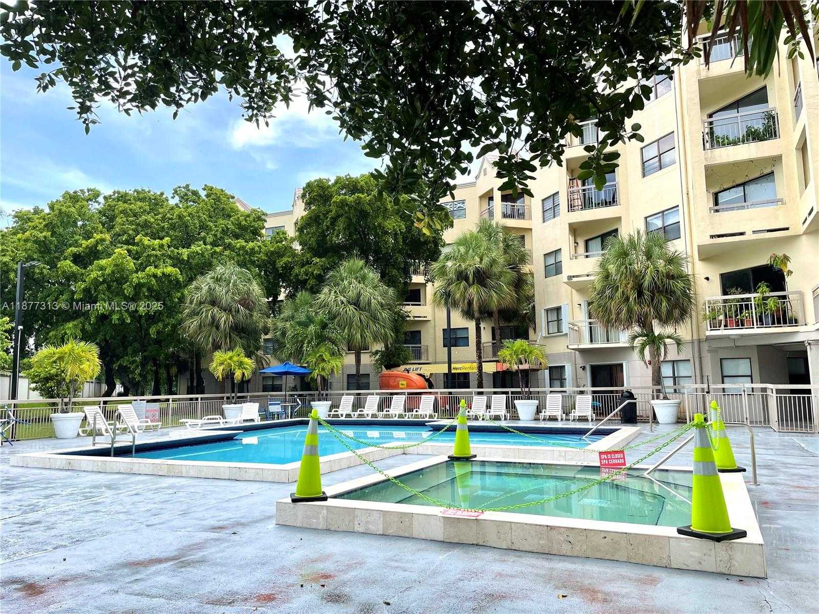 Small Image of 8290 LAKE DR #128, Doral Number 49