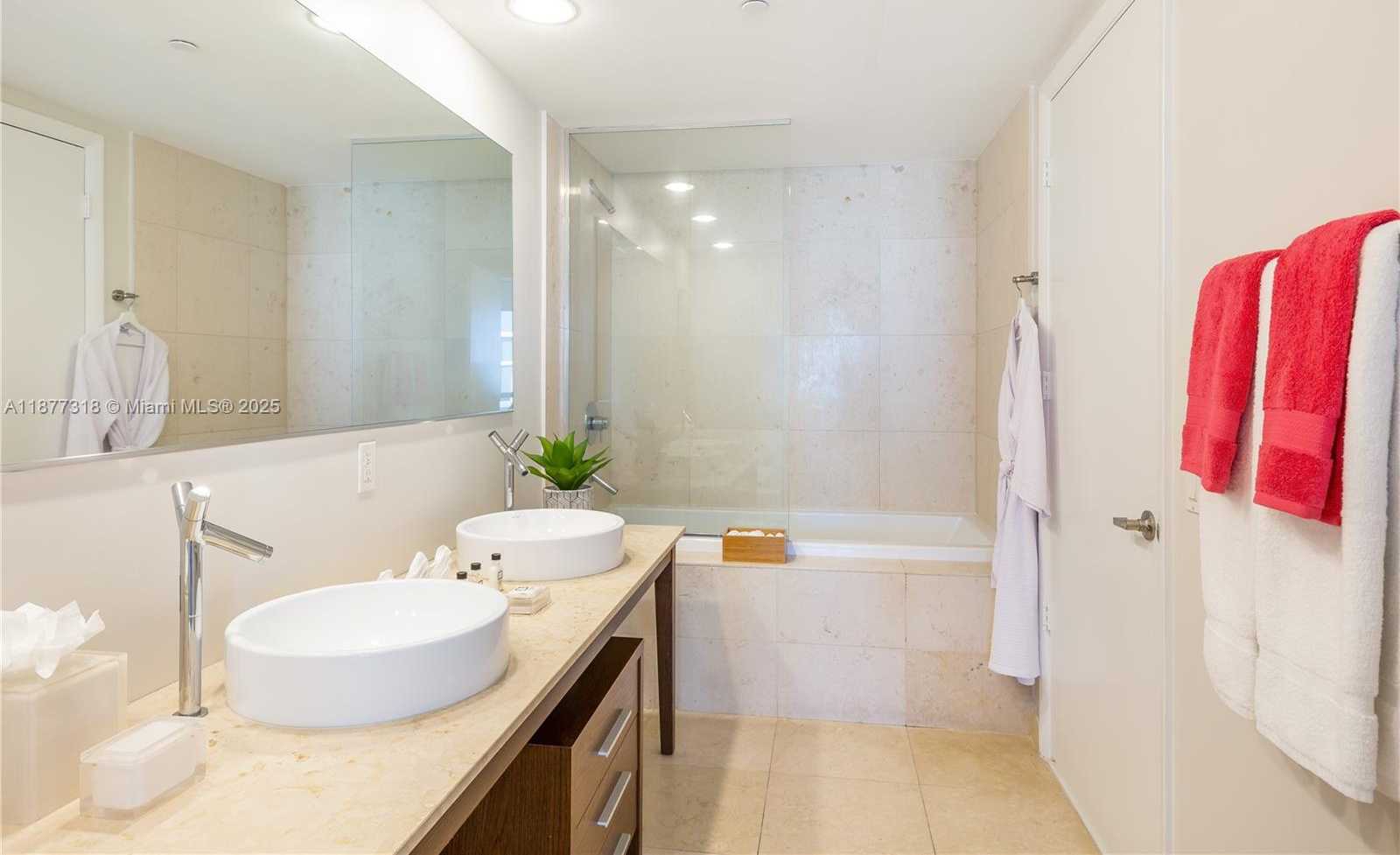 Small Image of 485 BRICKELL AVE #4101, Miami Number 14