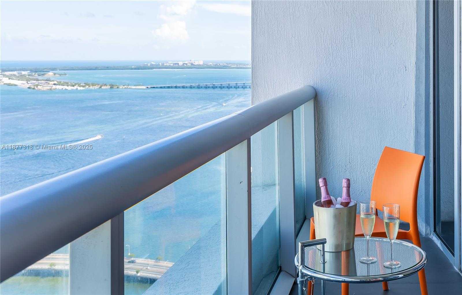 Small Image of 485 BRICKELL AVE #4101, Miami Number 3