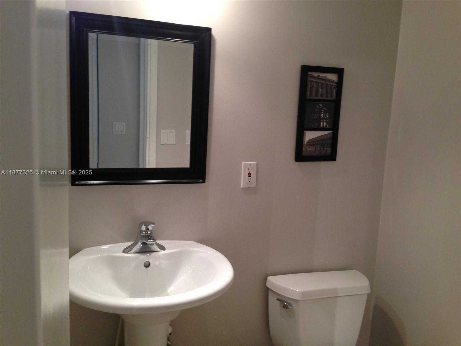 Small Image of 3375 NORTH COUNTRY CLUB DR #1001, Aventura Number 16