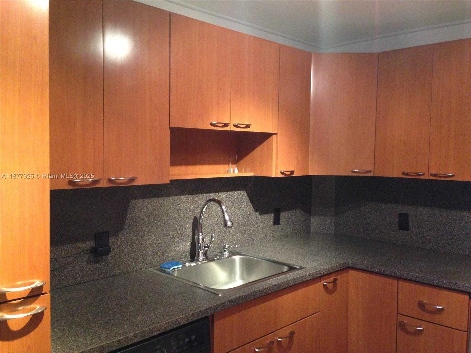 Small Image of 3375 NORTH COUNTRY CLUB DR #1001, Aventura Number 2