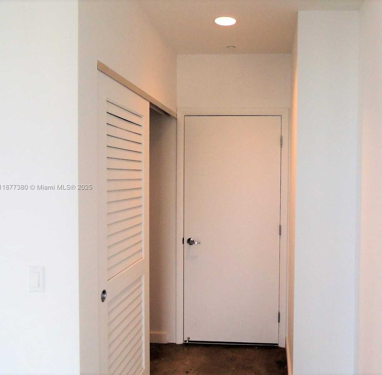 Small Image of 151 SOUTH EAST 1ST ST #3301, Miami Number 16