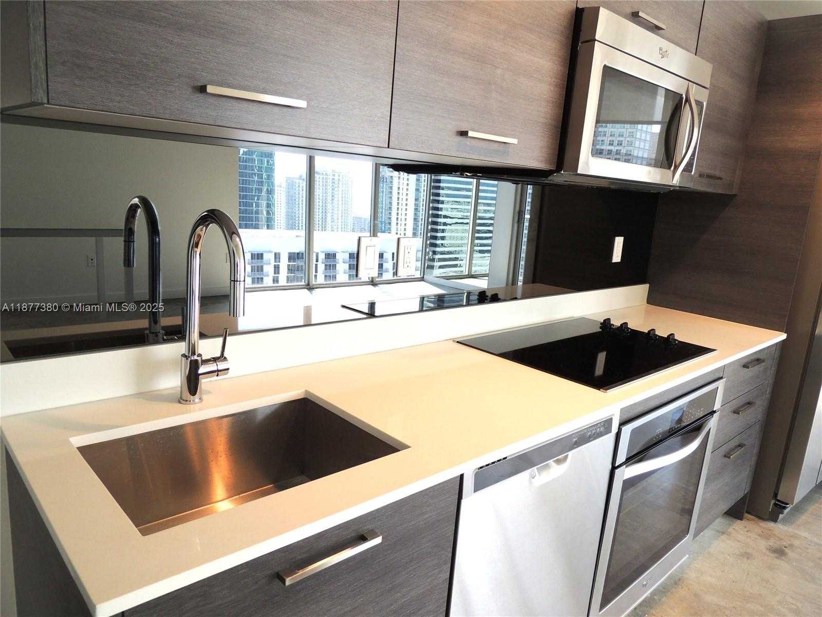Small Image of 151 SOUTH EAST 1ST ST #3301, Miami Number 4