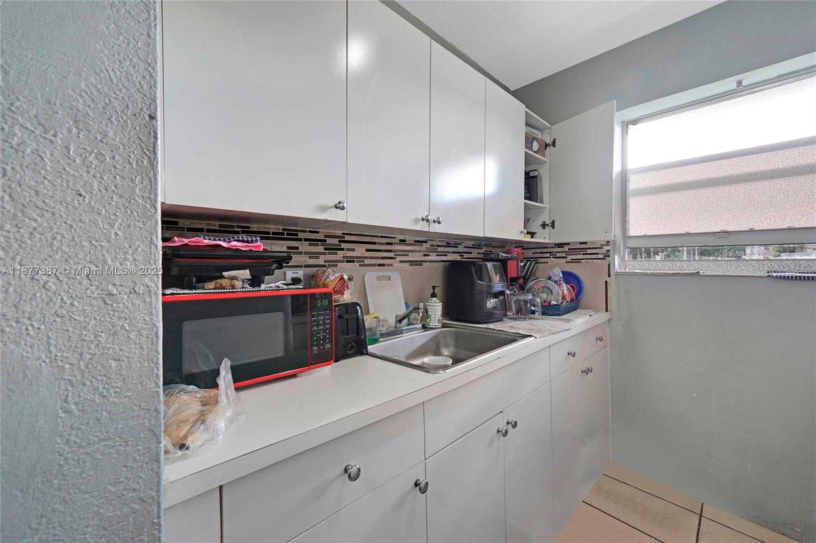 Small Image of 1255 WEST 49TH PL #H202, Hialeah Number 13