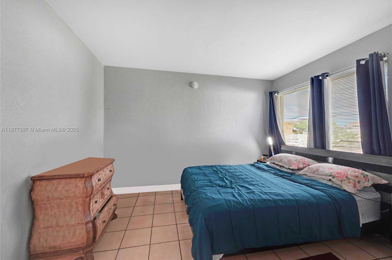 Small Image of 1255 WEST 49TH PL #H202, Hialeah Number 4