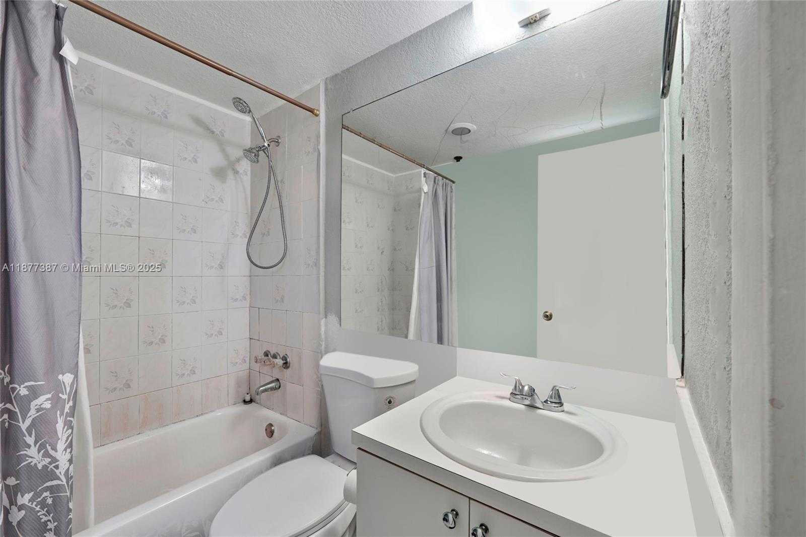 Small Image of 1255 WEST 49TH PL #H202, Hialeah Number 7