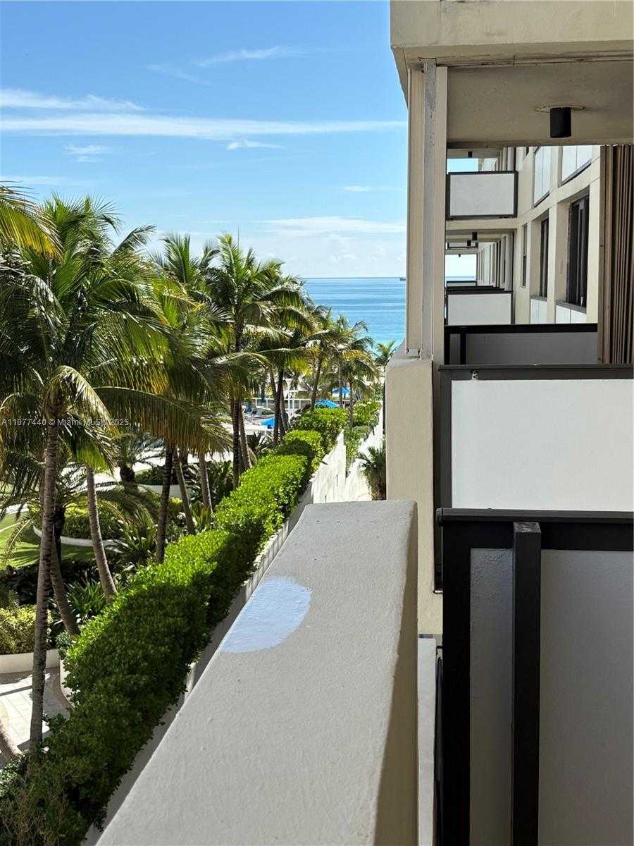 Small Image of 1621 COLLINS AVE #705, Miami Beach Number 15