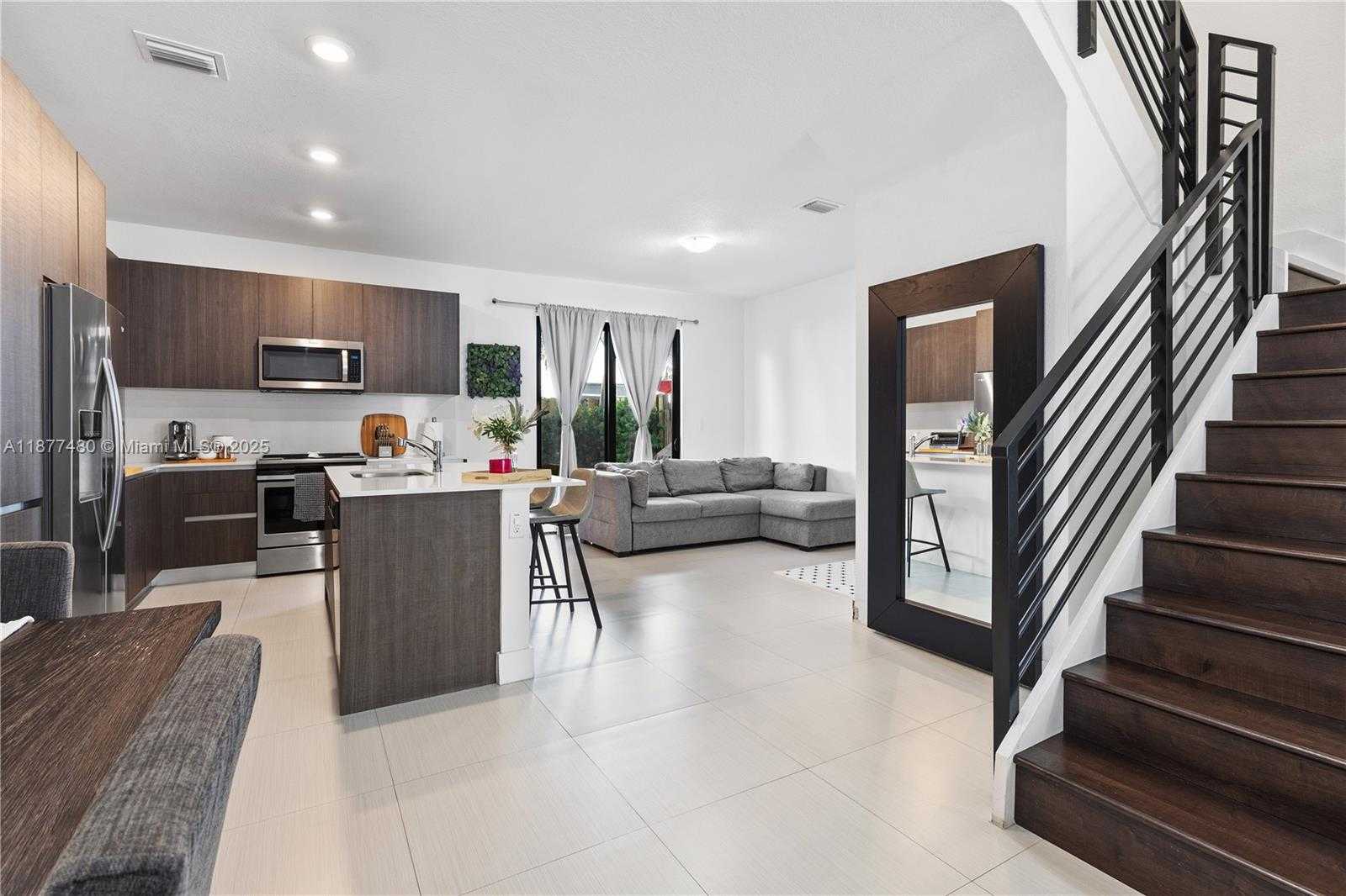 Small Image of 500 SOUTH WEST 91ST AVE, Miami Number 10