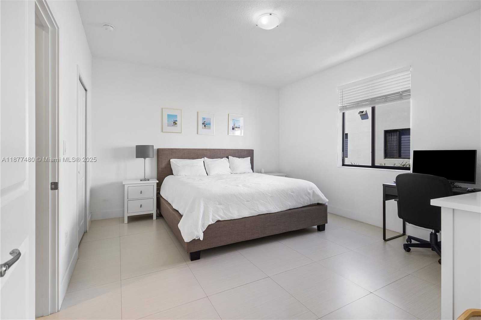 Small Image of 500 SOUTH WEST 91ST AVE, Miami Number 12