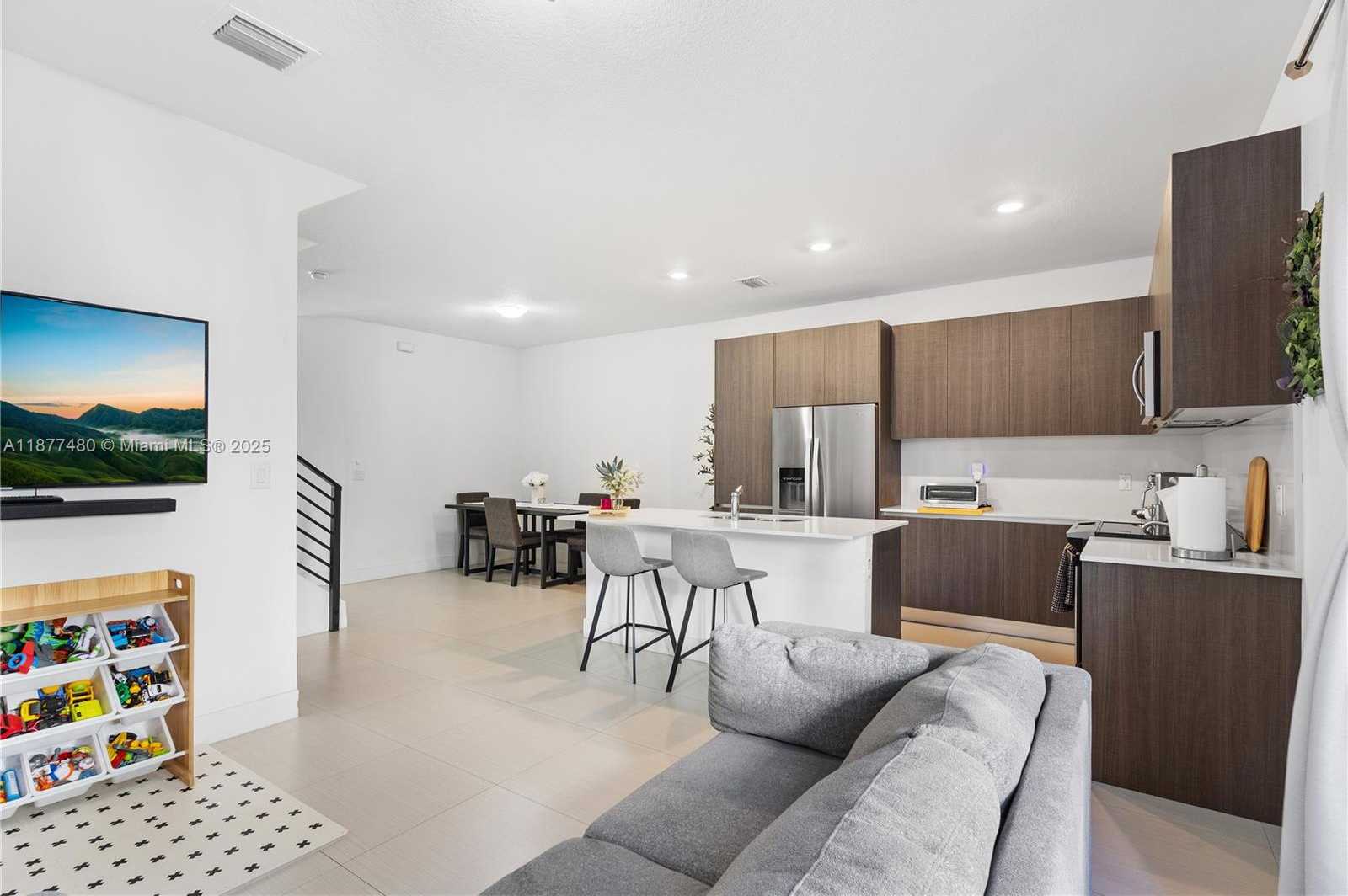 Small Image of 500 SOUTH WEST 91ST AVE, Miami Number 7