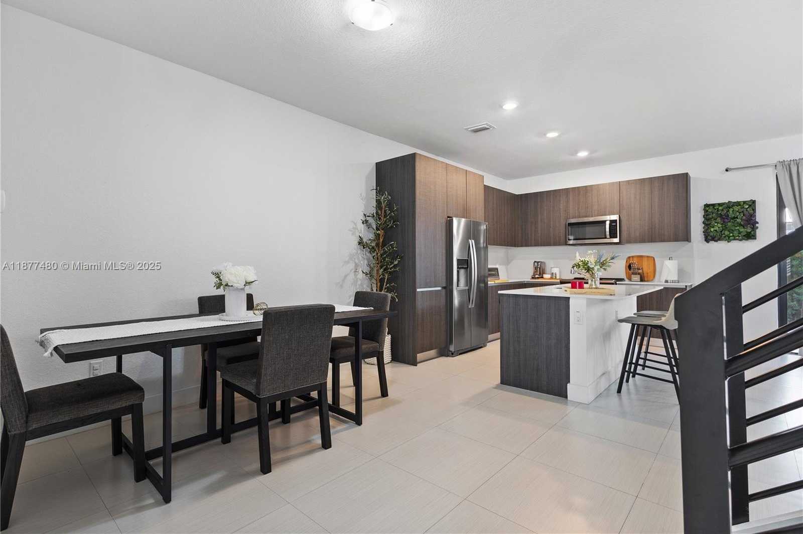 Small Image of 500 SOUTH WEST 91ST AVE, Miami Number 9