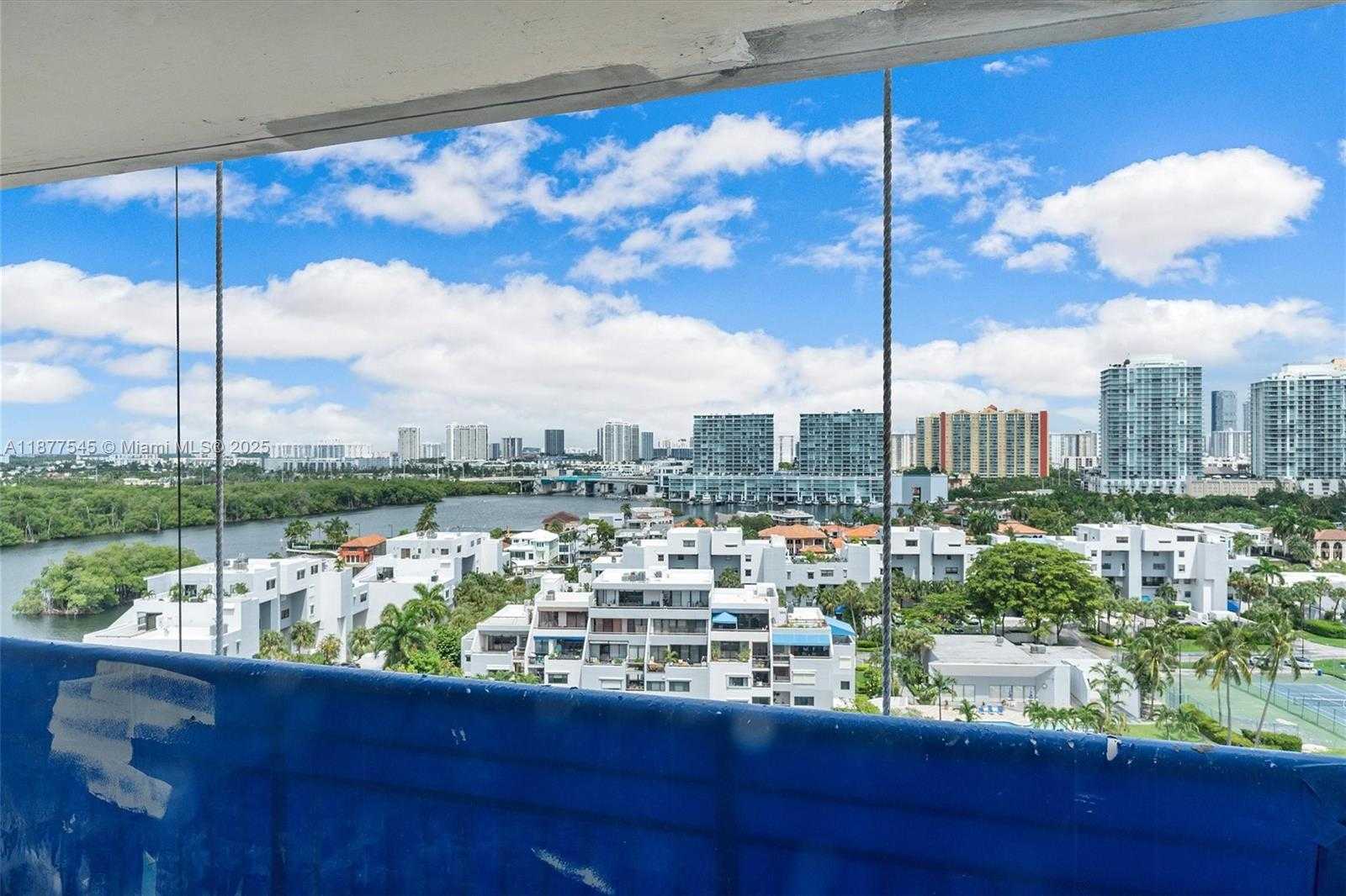 Small Image of 400 KINGS POINT DR #1425, Sunny Isles Beach Number 10