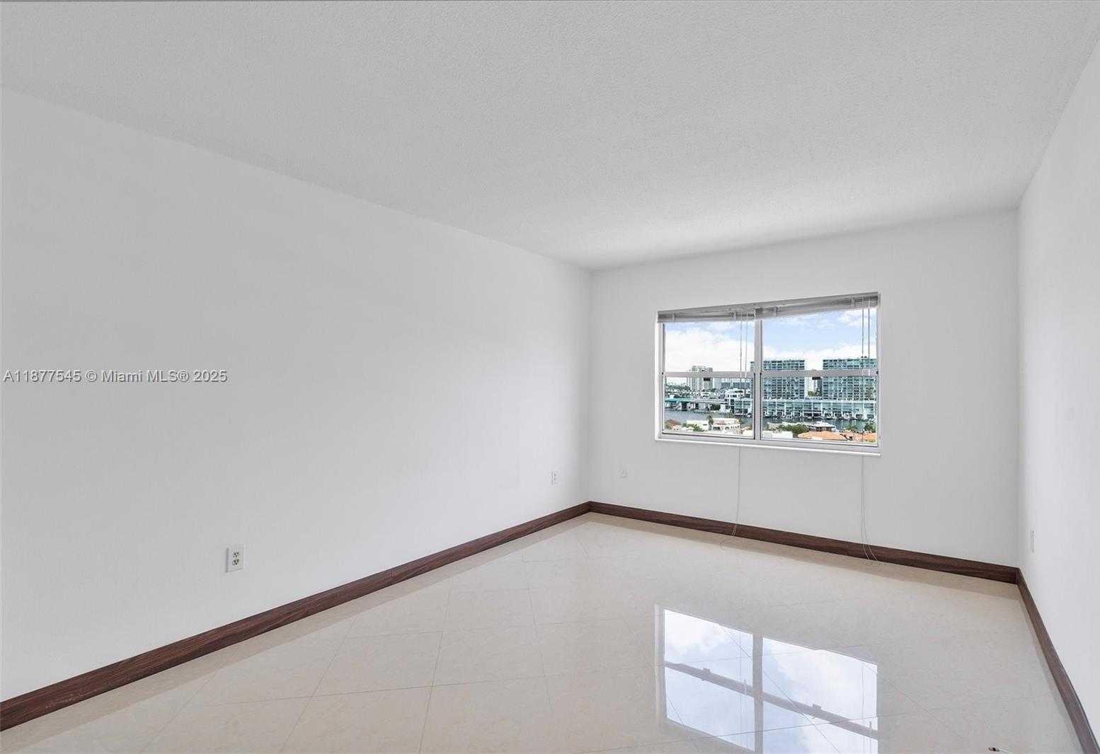 Small Image of 400 KINGS POINT DR #1425, Sunny Isles Beach Number 13