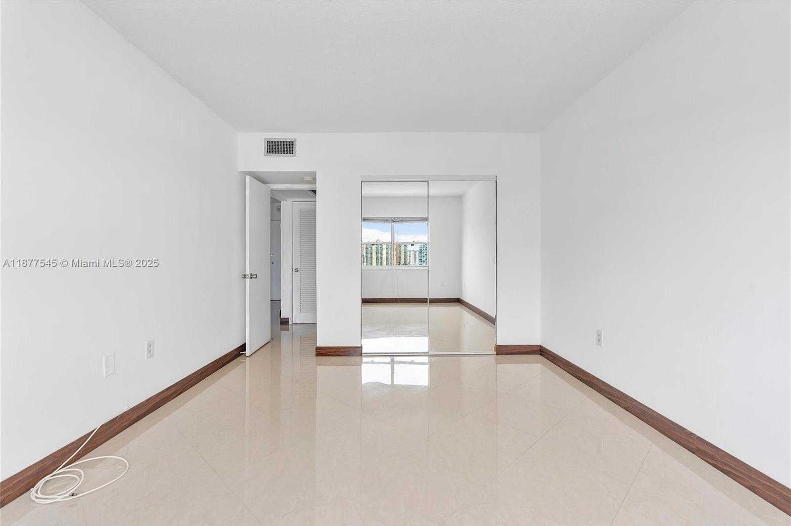 Small Image of 400 KINGS POINT DR #1425, Sunny Isles Beach Number 15