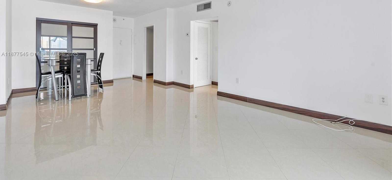 Small Image of 400 KINGS POINT DR #1425, Sunny Isles Beach Number 3