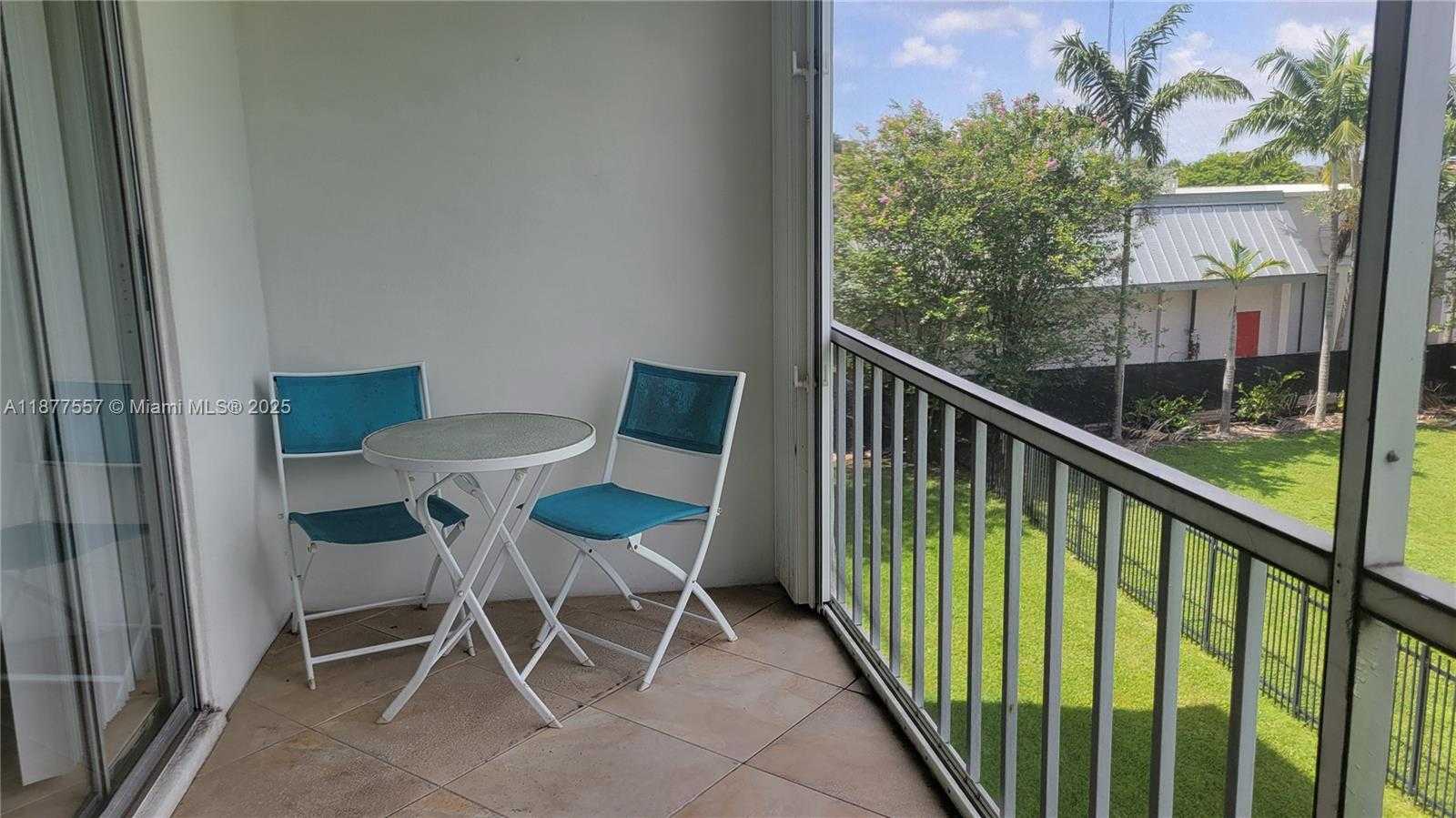 Small Image of 950 HILLCREST DR #302, Hollywood Number 26