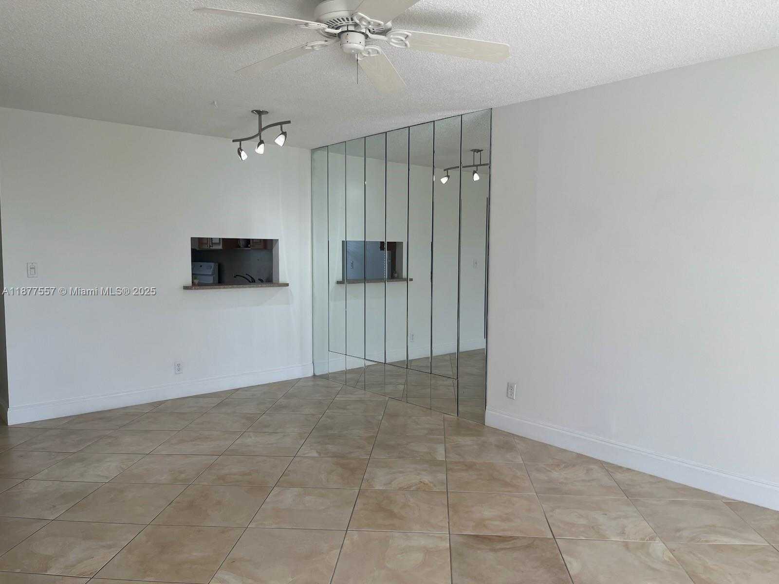 Small Image of 950 HILLCREST DR #302, Hollywood Number 8