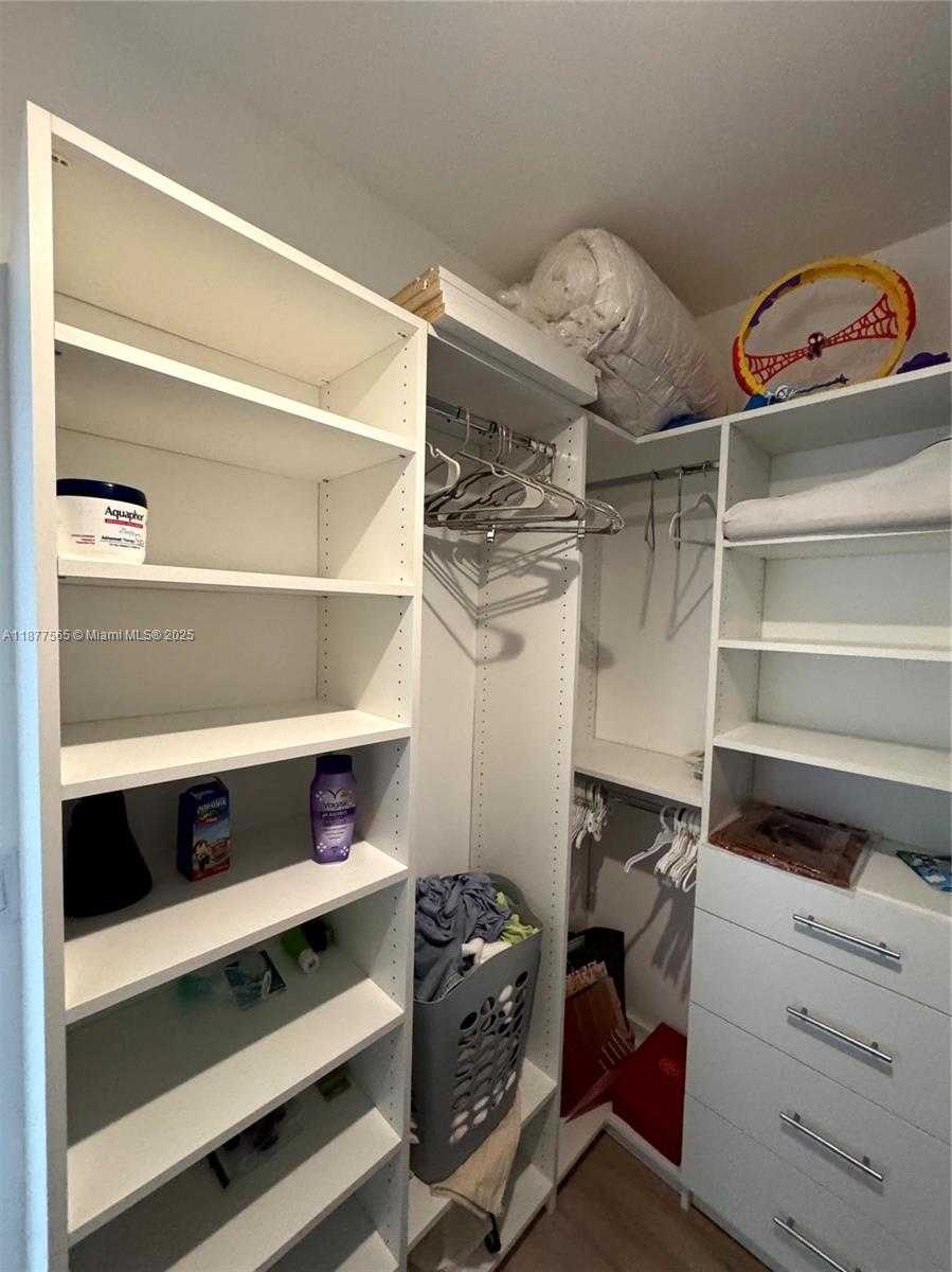 Imagen de Pequeño Objeto