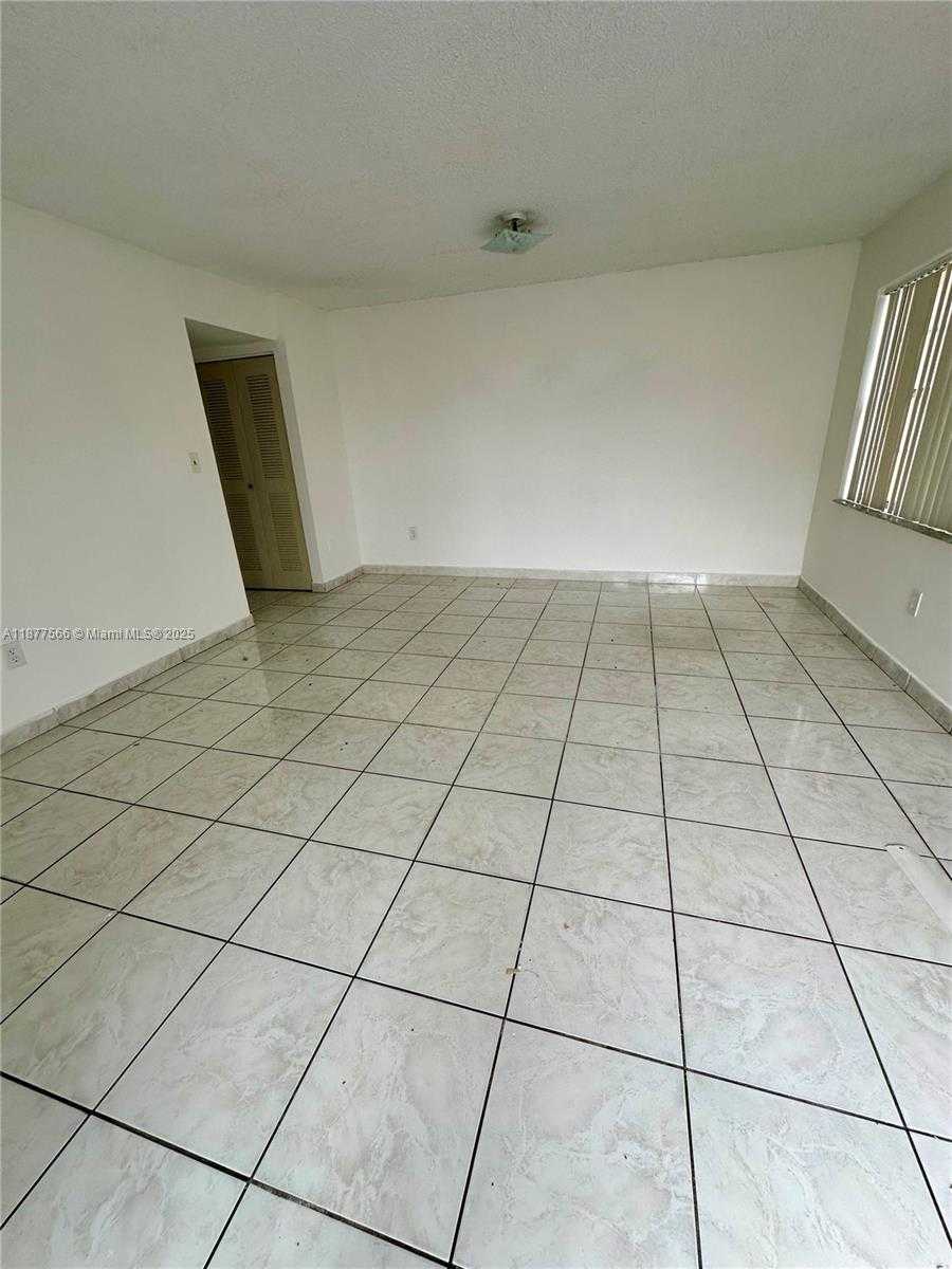 Small Image of 2582 WEST 56TH ST #201, Hialeah Number 12