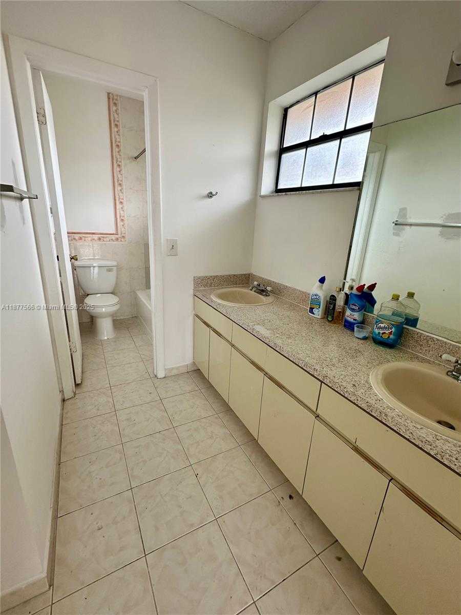 Small Image of 2582 WEST 56TH ST #201, Hialeah Number 14