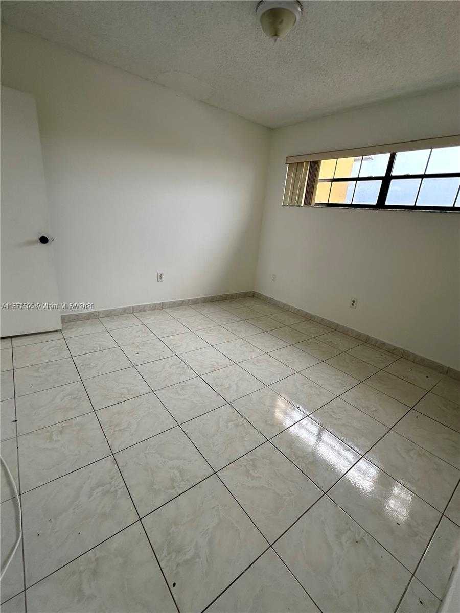 Small Image of 2582 WEST 56TH ST #201, Hialeah Number 16