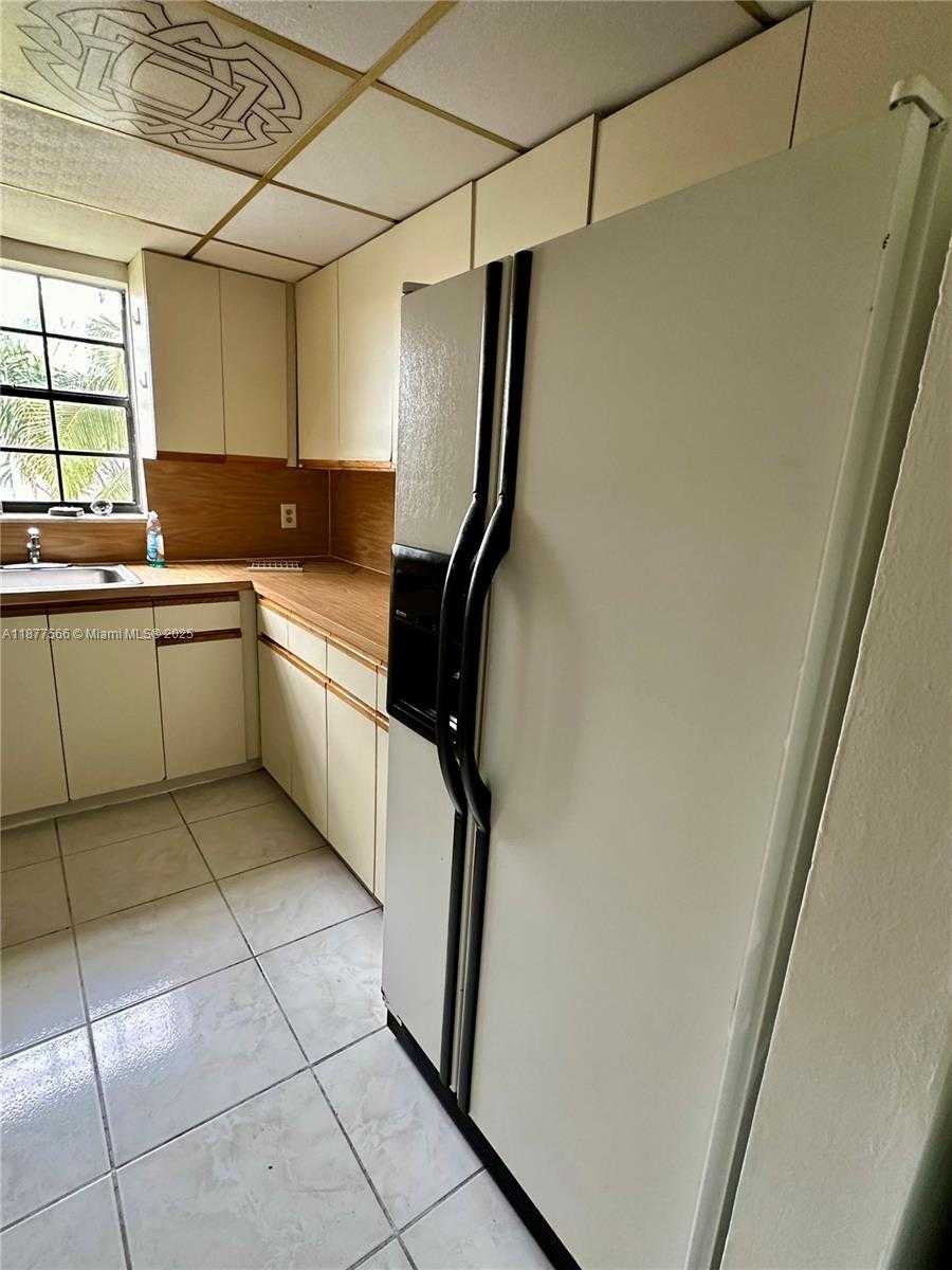 Small Image of 2582 WEST 56TH ST #201, Hialeah Number 7