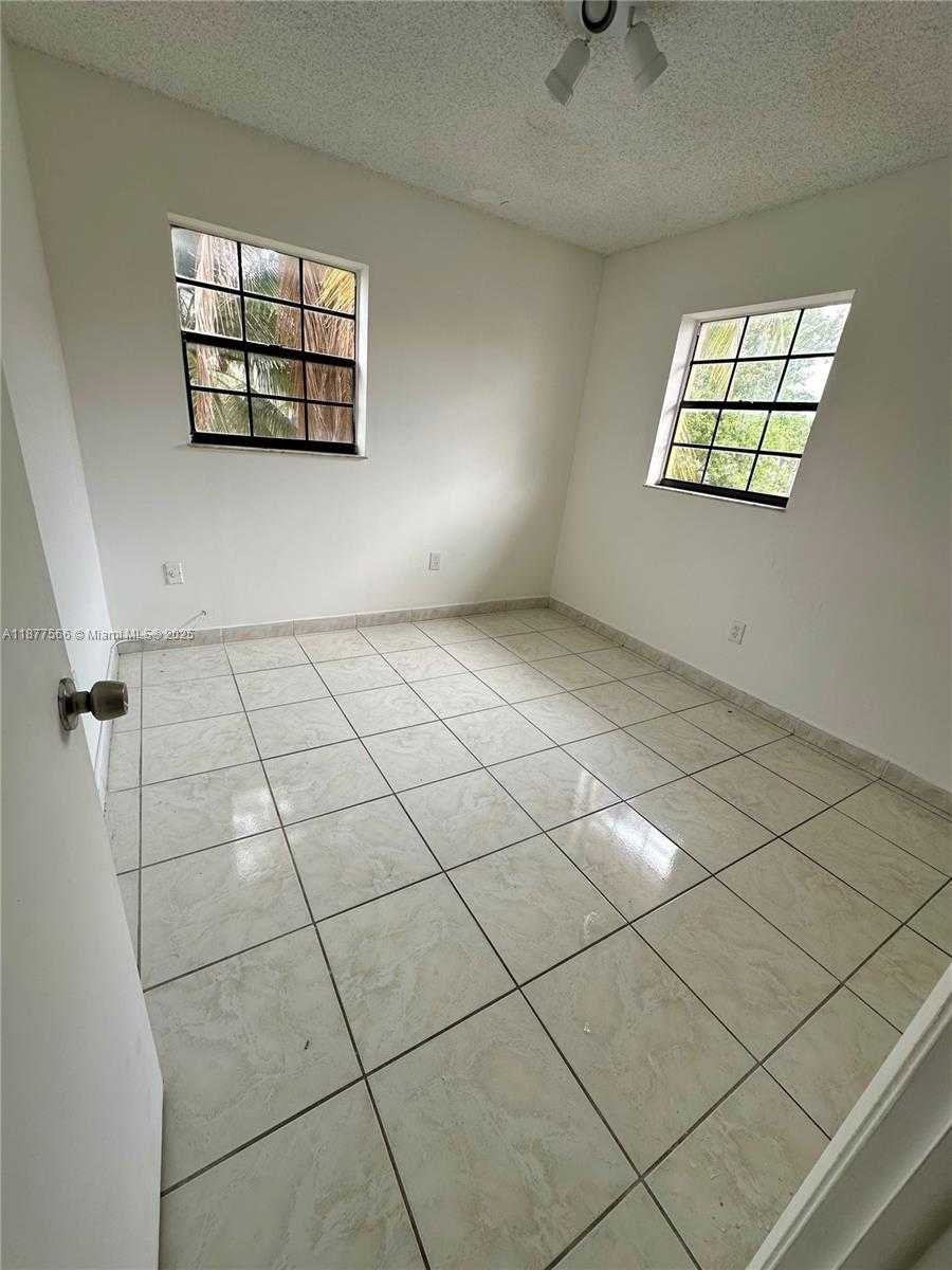 Small Image of 2582 WEST 56TH ST #201, Hialeah Number 8