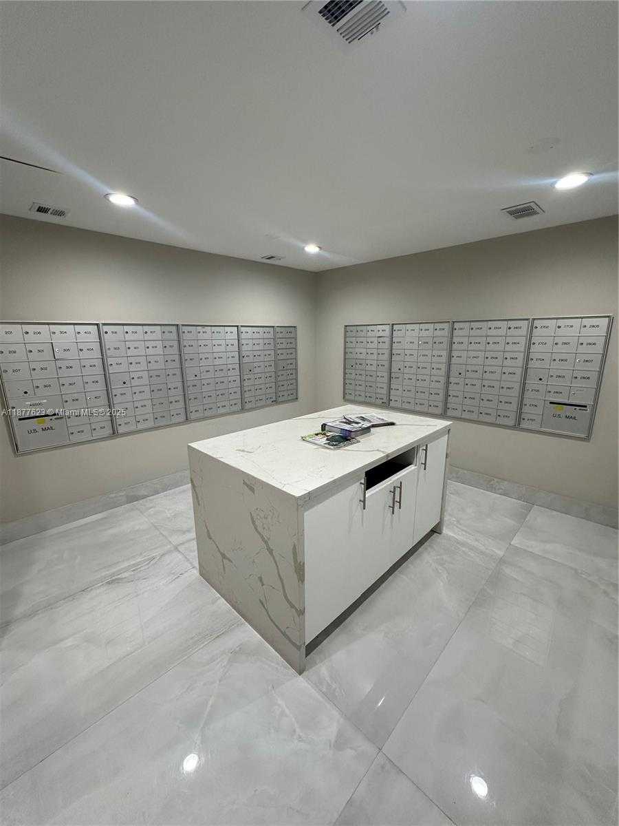 Small Image of 2401 SOUTH OCEAN DR #2504, Hollywood Number 9