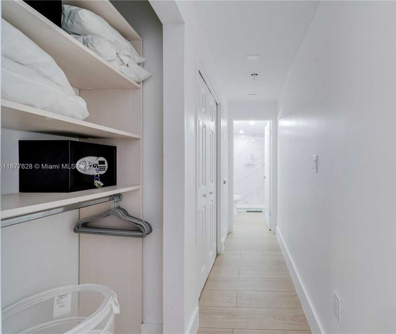 Small Image of 5601 COLLINS AVE #1011, Miami Beach Number 22