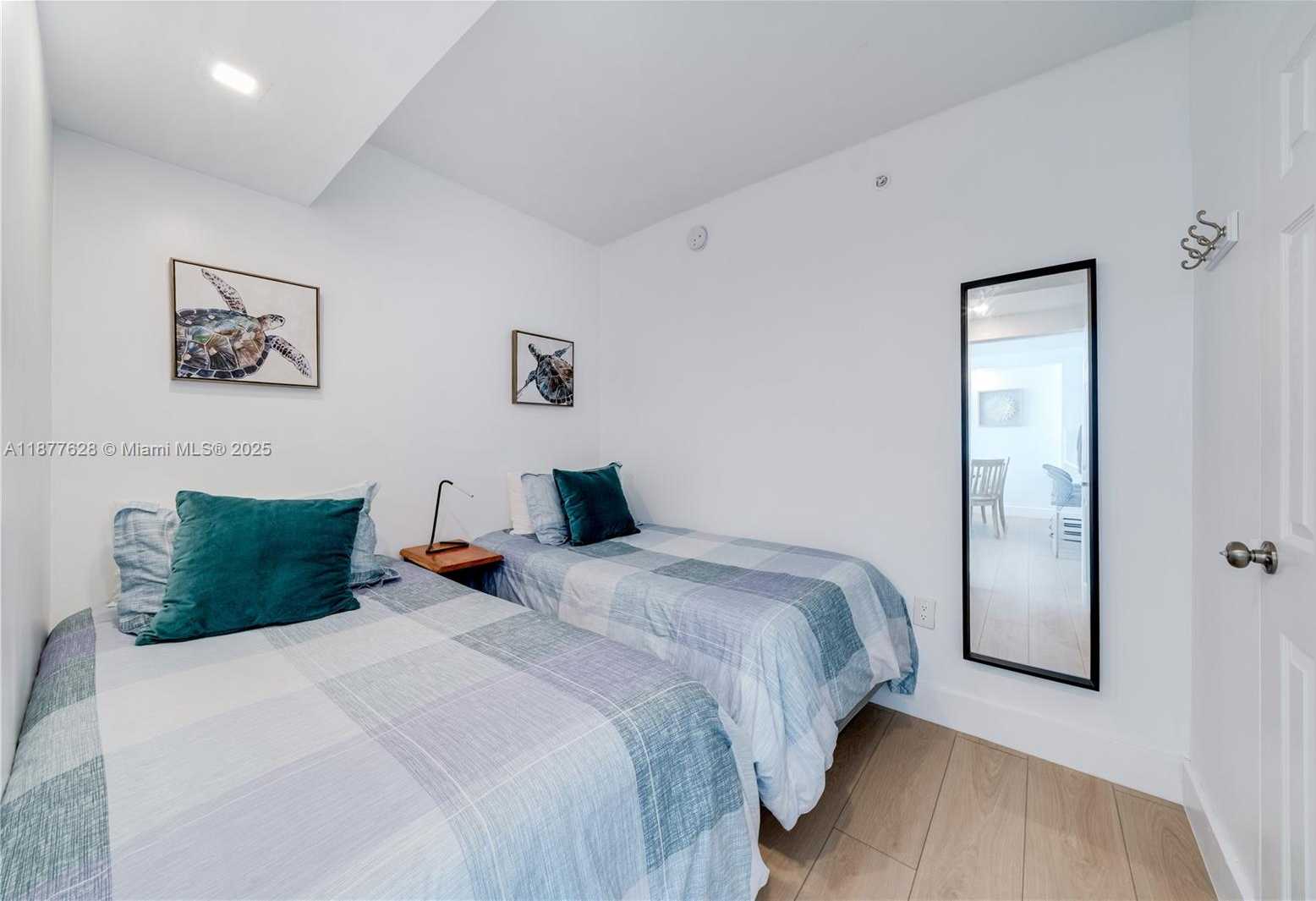 Small Image of 5601 COLLINS AVE #1011, Miami Beach Number 24
