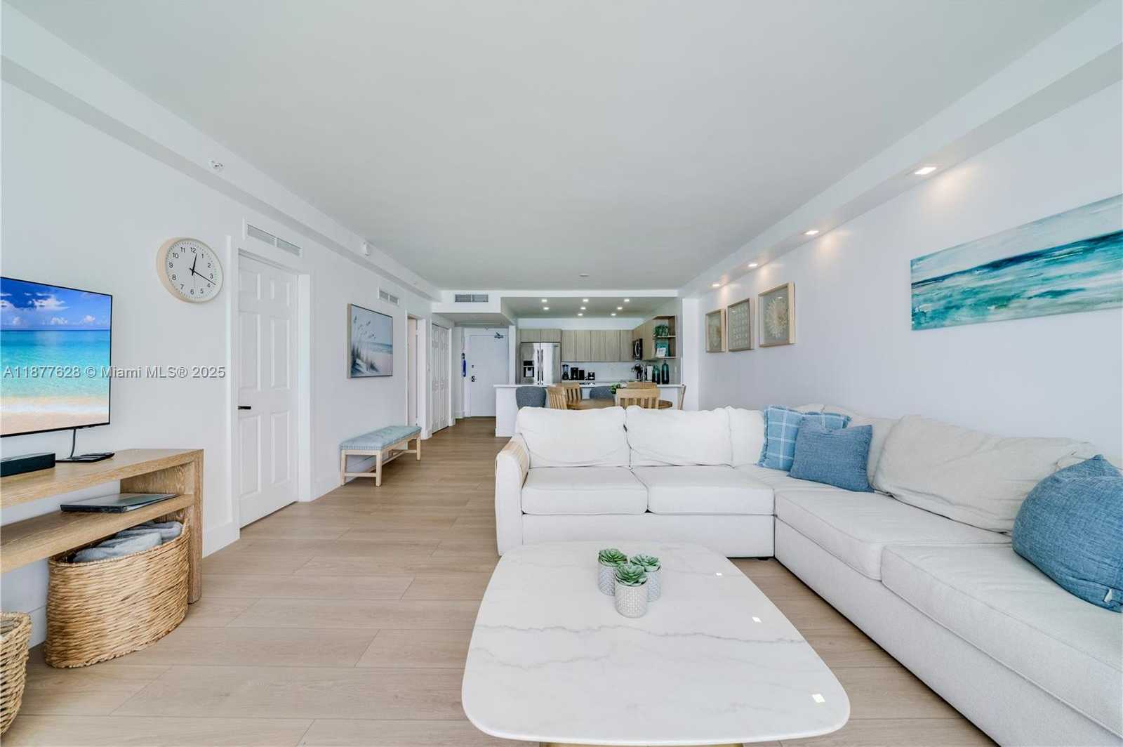 Small Image of 5601 COLLINS AVE #1011, Miami Beach Number 5