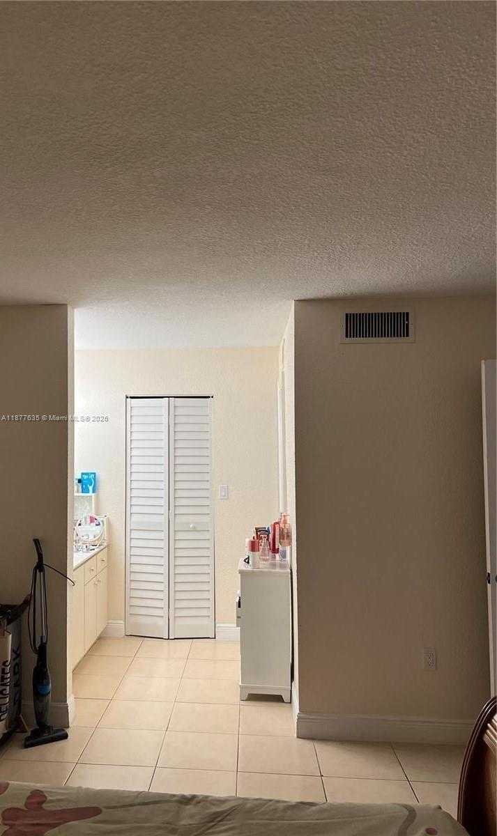 Small Image of 8875 FONTAINEBLEAU BLVD #203, Miami Number 10