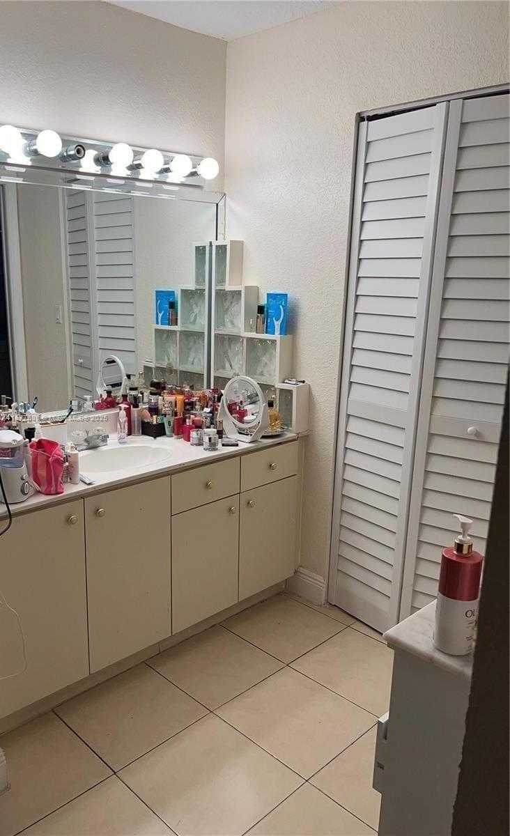 Small Image of 8875 FONTAINEBLEAU BLVD #203, Miami Number 13