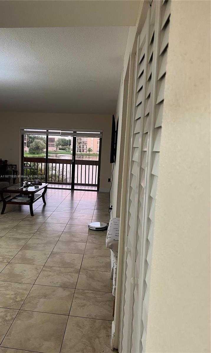 Small Image of 8875 FONTAINEBLEAU BLVD #203, Miami Number 3