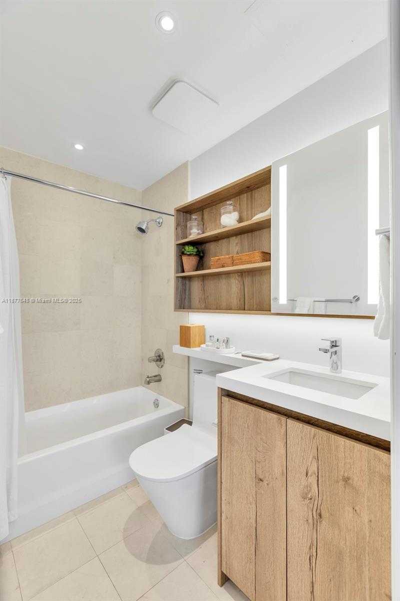 Small Image of 60 SOUTH WEST 13TH ST #3402, Miami Number 19