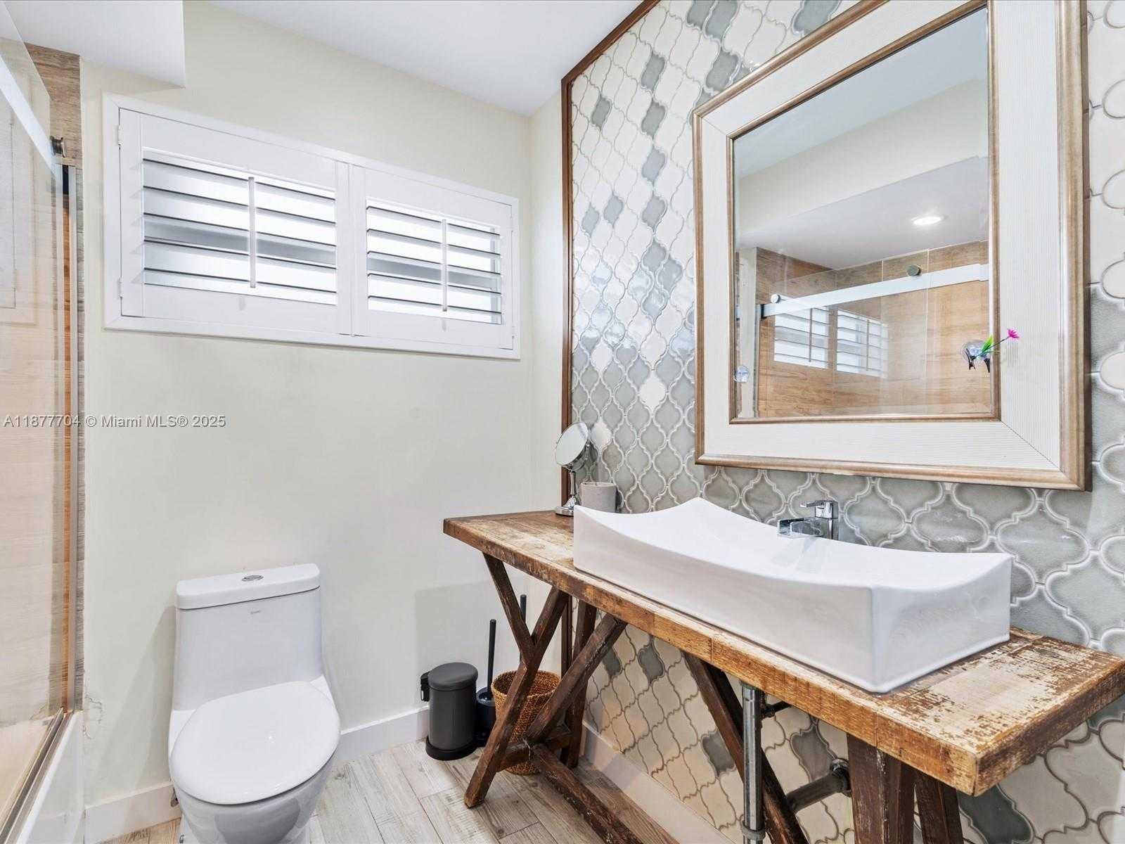 Small Image of 255 SUNRISE DR #307, Key Biscayne Number 17