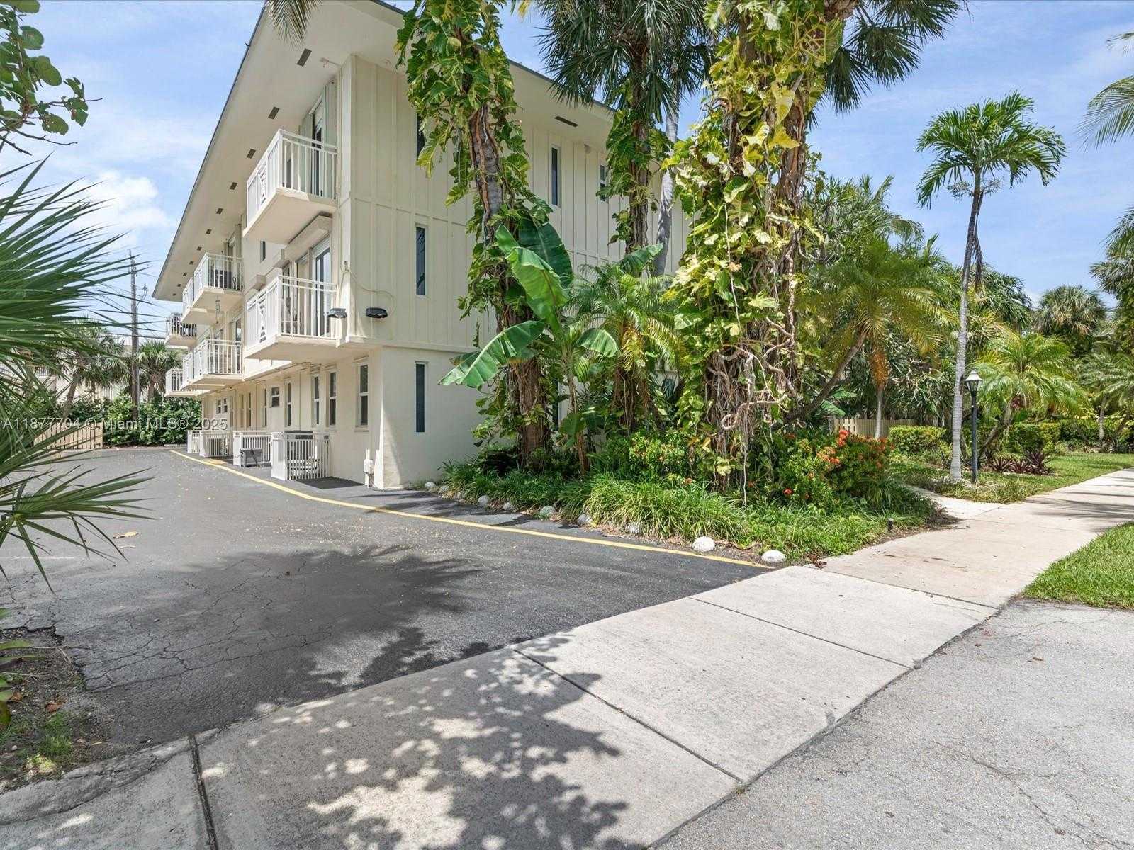 Small Image of 255 SUNRISE DR #307, Key Biscayne Number 2