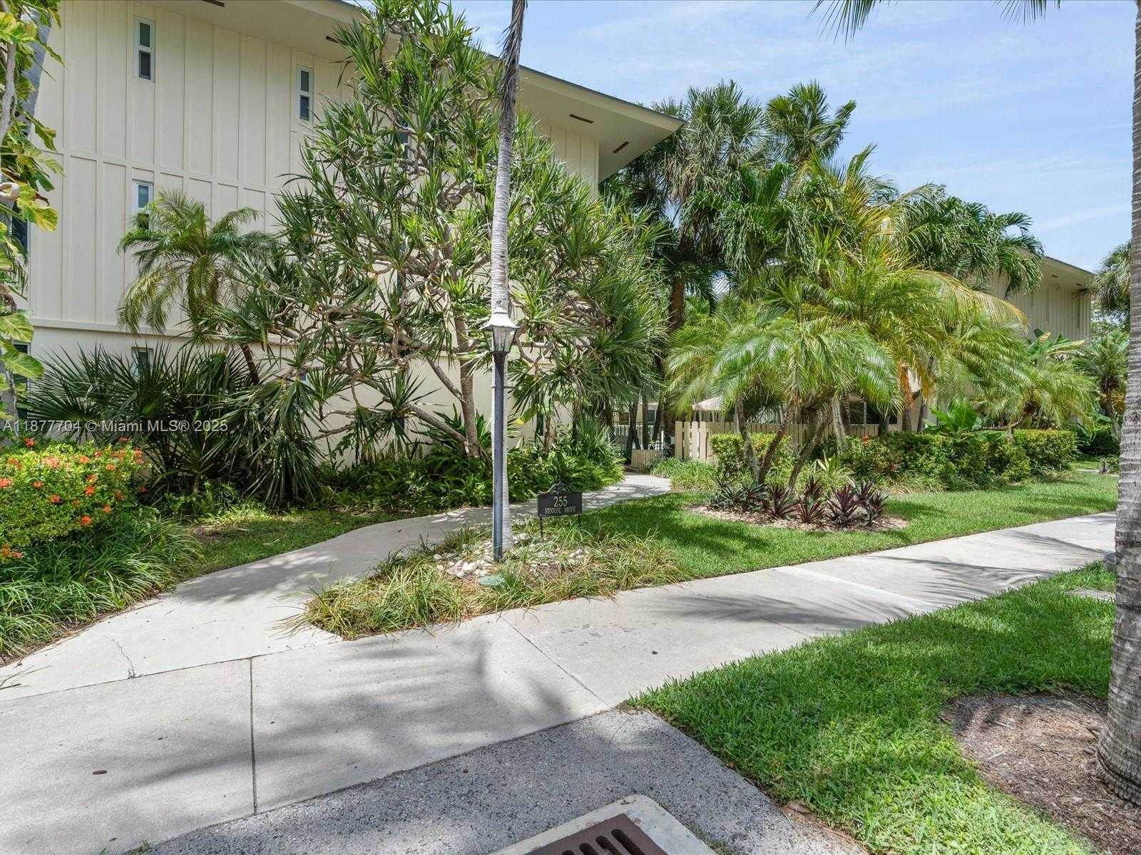 Small Image of 255 SUNRISE DR #307, Key Biscayne Number 3