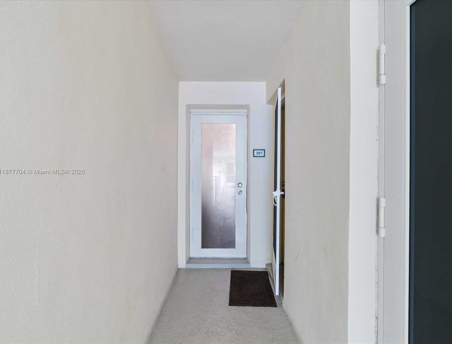 Small Image of 255 SUNRISE DR #307, Key Biscayne Number 6